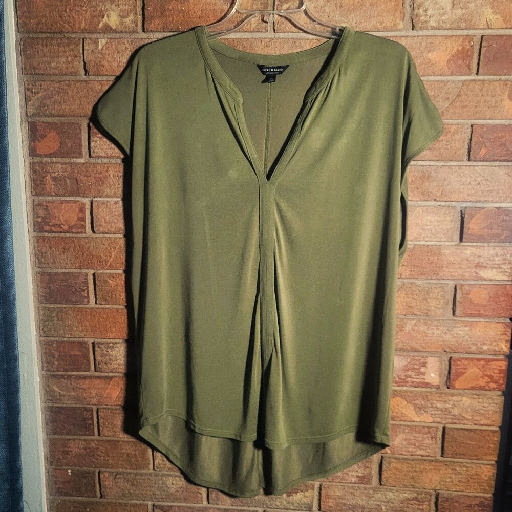 Lucky Brand Women's Cap Sleeve V-Neck Olive Green Blouse - Size XL - Picture 3 of 9